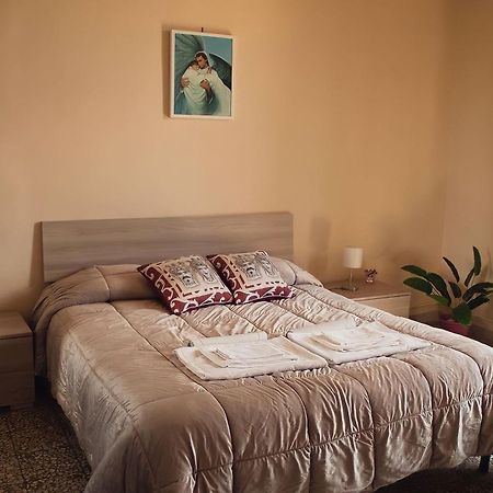 Casa Antonella Lägenhet Acireale Exteriör bild